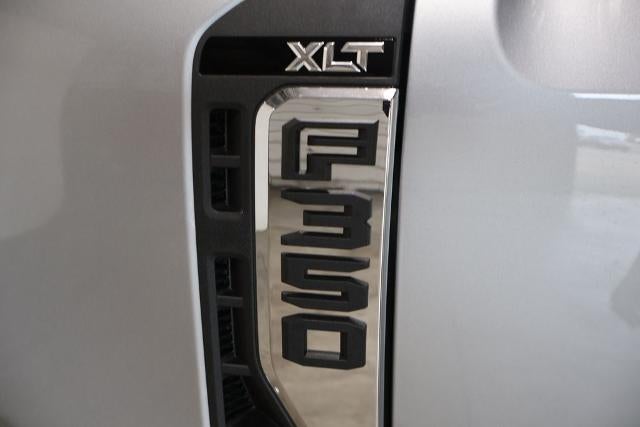 2027 Ford Super Duty F-350 DRW XLT