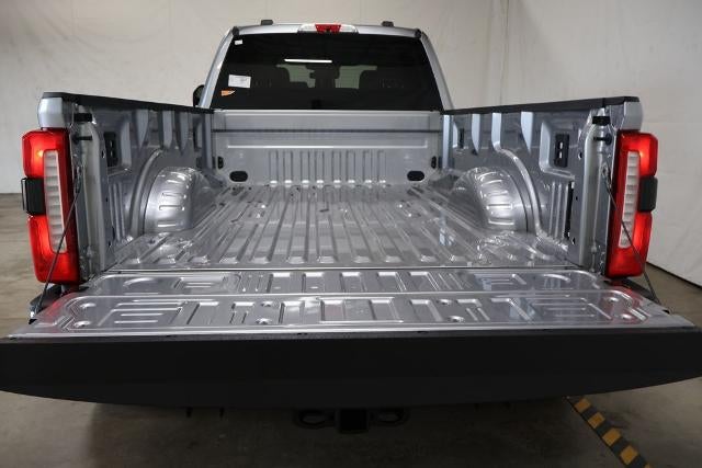 2027 Ford Super Duty F-350 DRW XLT