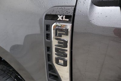 2026 Ford Super Duty F-350 DRW XL