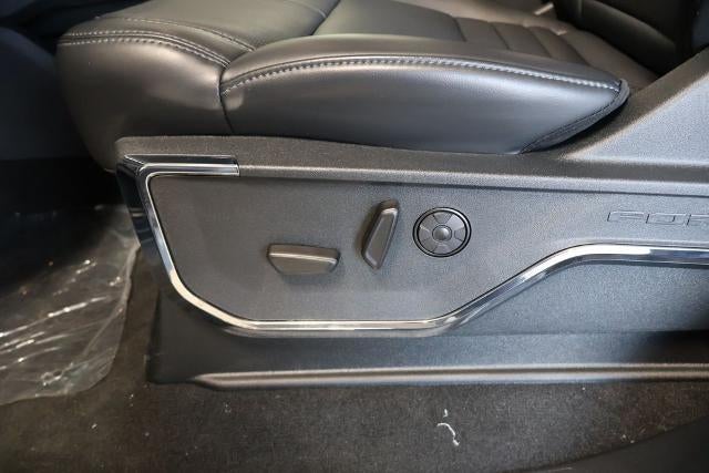 2027 Ford Super Duty F-450 DRW Platinum