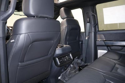 2027 Ford Super Duty F-450 DRW Platinum
