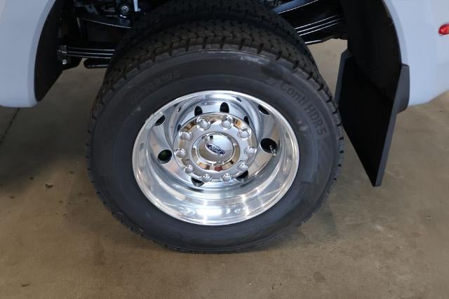 2027 Ford Super Duty F-450 DRW Platinum