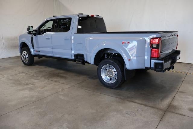2027 Ford Super Duty F-450 DRW Platinum