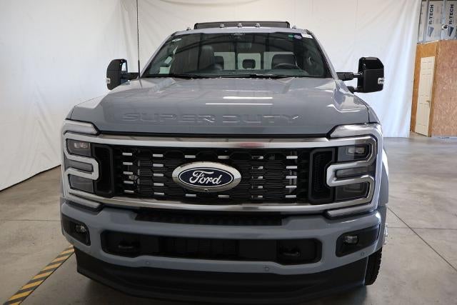 2027 Ford Super Duty F-450 DRW Platinum