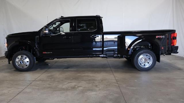 2027 Ford Super Duty F-450 DRW Platinum