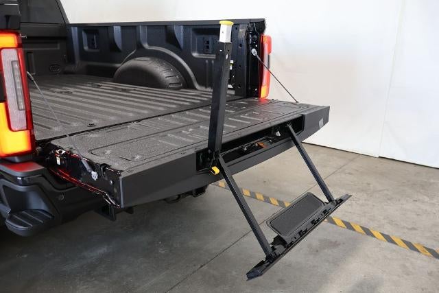 2027 Ford Super Duty F-450 DRW Platinum