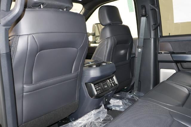 2027 Ford Super Duty F-450 DRW Platinum