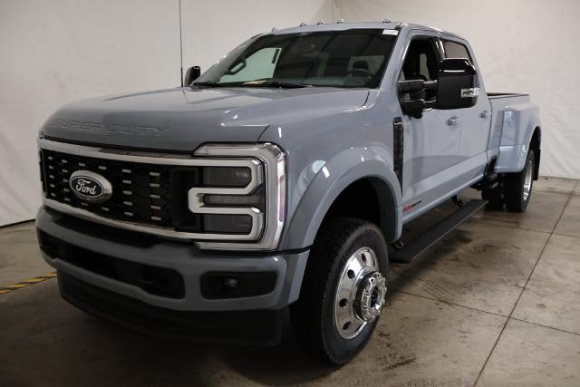 2027 Ford Super Duty F-450 DRW Platinum