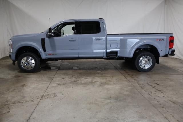 2027 Ford Super Duty F-450 DRW Platinum