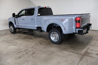 2027 Ford Super Duty F-450 DRW Platinum