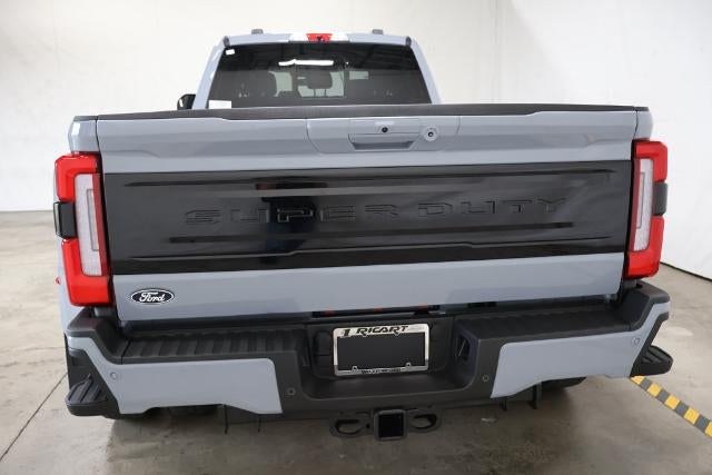 2027 Ford Super Duty F-450 DRW Platinum