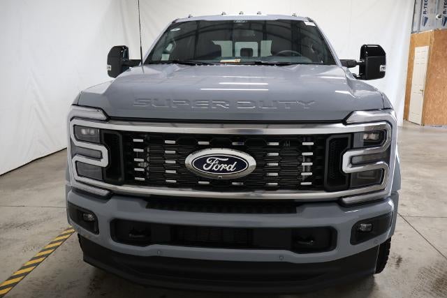 2027 Ford Super Duty F-450 DRW Platinum