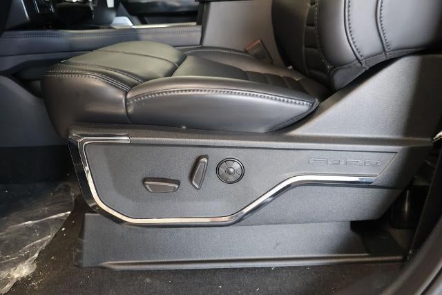 2027 Ford Super Duty F-450 DRW Platinum