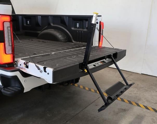 2027 Ford Super Duty F-450 DRW Platinum
