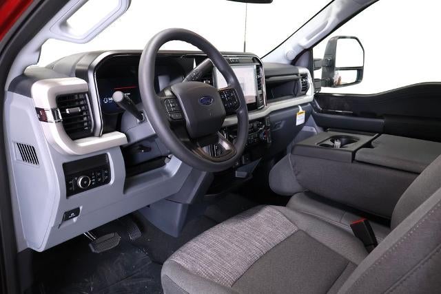2027 Ford Super Duty F-450 DRW XLT