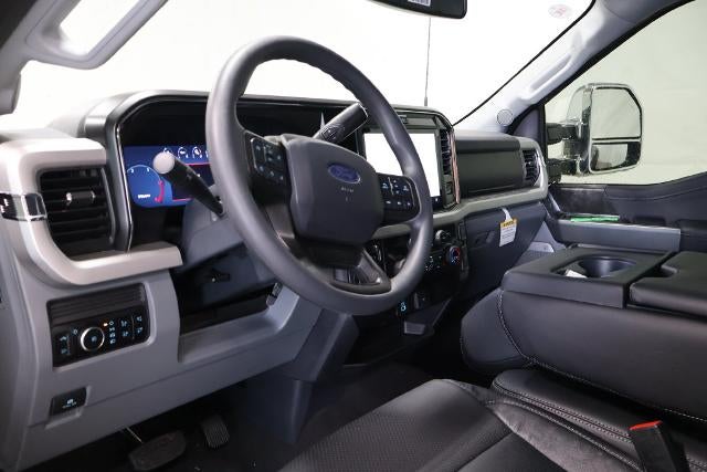 2027 Ford Super Duty F-450 DRW XLT