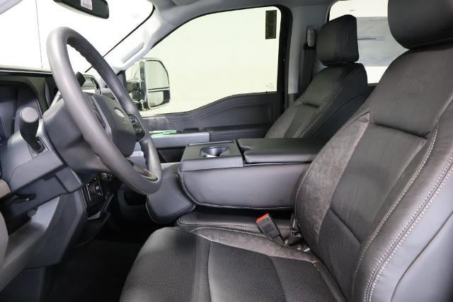 2027 Ford Super Duty F-450 DRW XLT