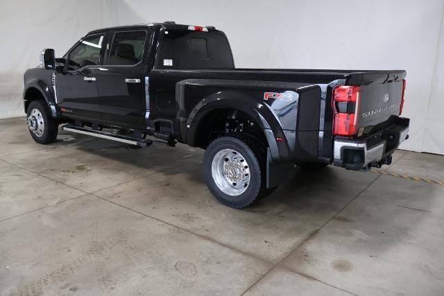 2027 Ford Super Duty F-450 DRW XLT