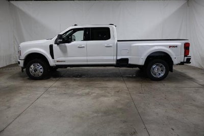 2027 Ford Super Duty F-450 DRW Platinum