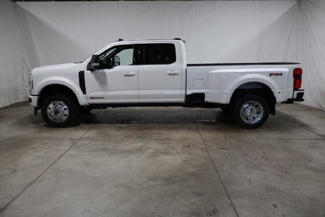 2027 Ford Super Duty F-450 DRW Platinum