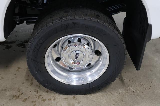 2027 Ford Super Duty F-450 DRW Platinum