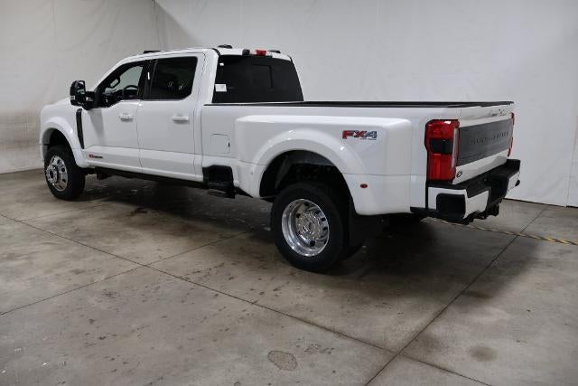 2027 Ford Super Duty F-450 DRW Platinum