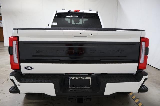 2027 Ford Super Duty F-450 DRW Platinum