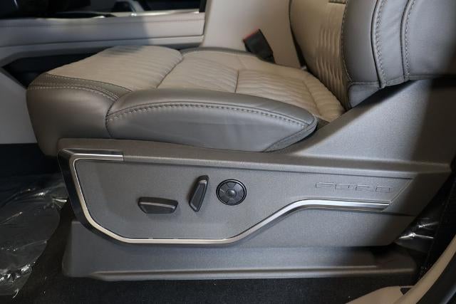 2027 Ford Super Duty F-450 DRW Platinum