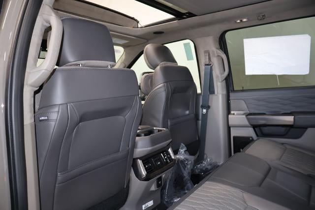 2027 Ford Super Duty F-450 DRW Platinum