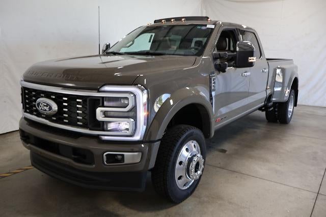 2027 Ford Super Duty F-450 DRW Platinum