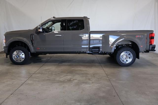 2027 Ford Super Duty F-450 DRW Platinum
