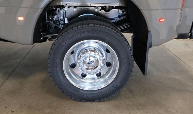 2027 Ford Super Duty F-450 DRW Platinum
