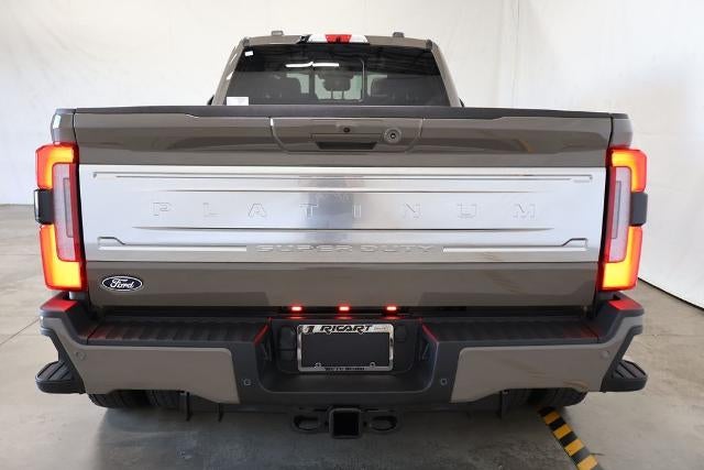 2027 Ford Super Duty F-450 DRW Platinum