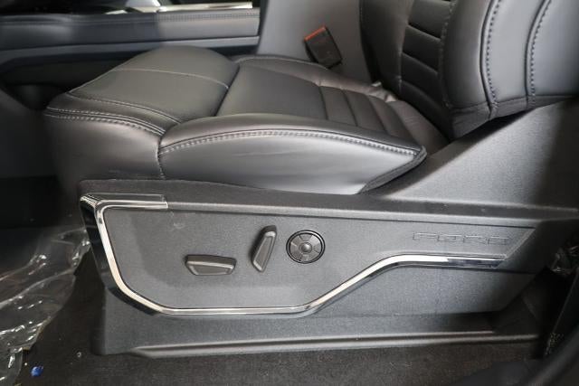 2027 Ford Super Duty F-450 DRW Platinum