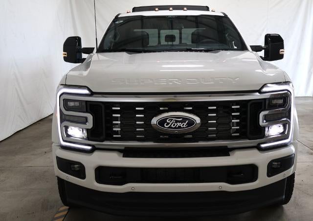 2027 Ford Super Duty F-450 DRW Platinum