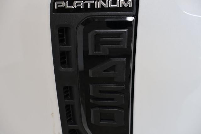 2027 Ford Super Duty F-450 DRW Platinum