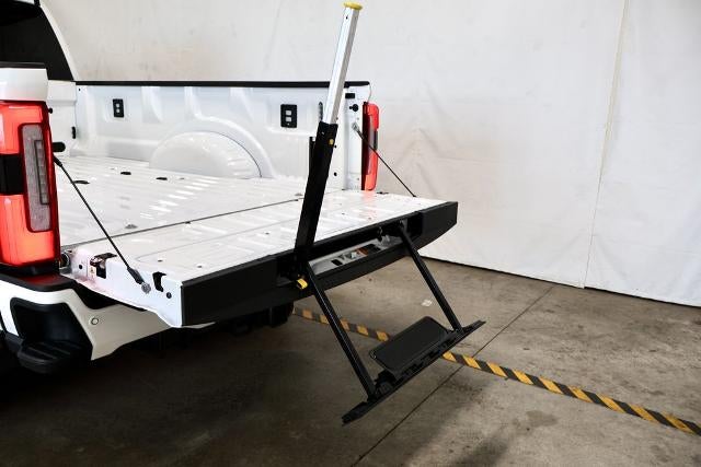 2027 Ford Super Duty F-450 DRW Platinum