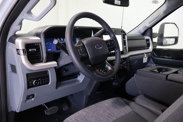 2026 Ford Super Duty F-450 DRW XLT