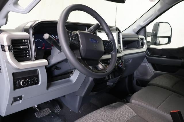 2027 Ford Super Duty F-450 DRW XLT