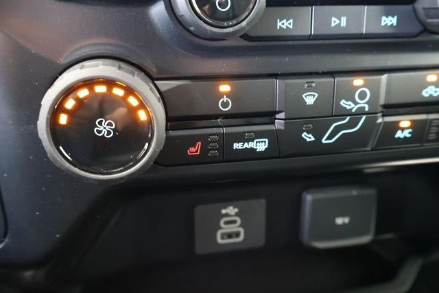 2027 Ford Super Duty F-450 DRW XLT