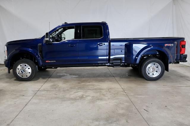 2027 Ford Super Duty F-450 DRW Platinum