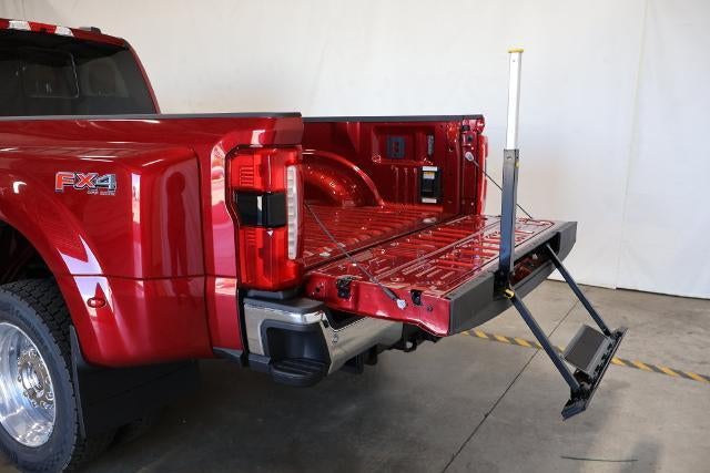 2027 Ford Super Duty F-450 DRW XLT