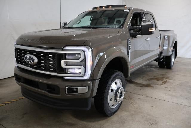 2027 Ford Super Duty F-450 DRW Platinum