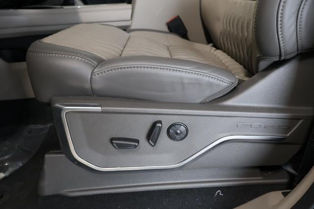 2027 Ford Super Duty F-450 DRW Platinum