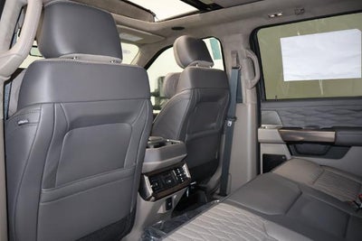2027 Ford Super Duty F-450 DRW Platinum