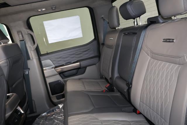 2027 Ford Super Duty F-450 DRW Platinum