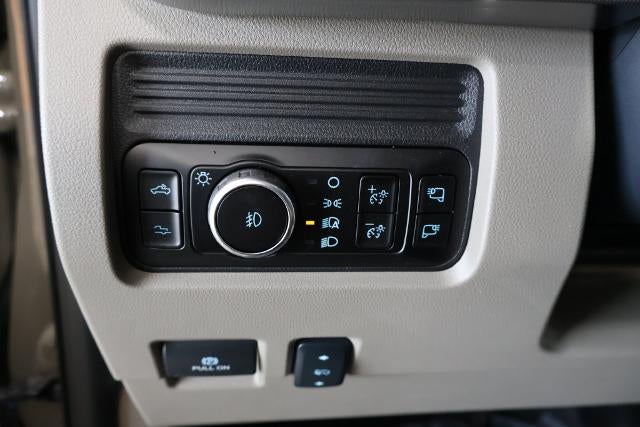 2027 Ford Super Duty F-450 DRW Platinum