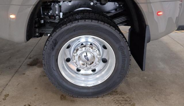 2027 Ford Super Duty F-450 DRW Platinum