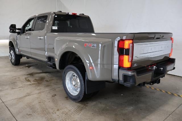 2027 Ford Super Duty F-450 DRW Platinum