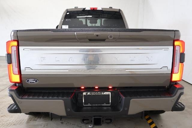 2027 Ford Super Duty F-450 DRW Platinum